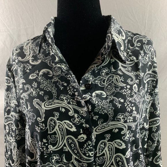 Black And White Paisley Button Down Blouse - Picture 7 of 7